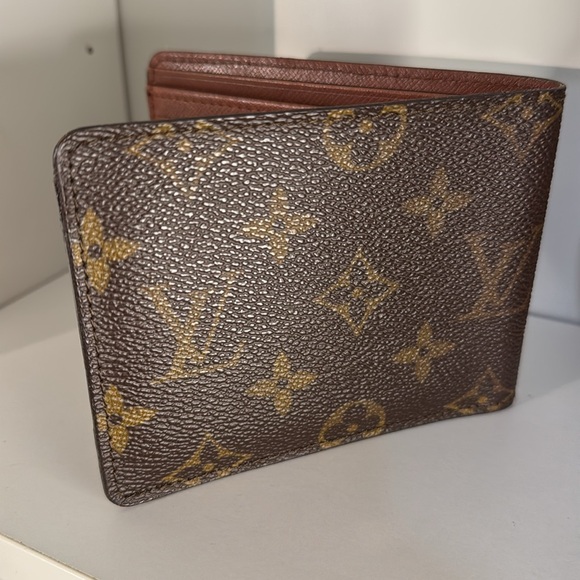 Lv Monog man’s wallet this is a slime fit edition in great condition - Picture 2 of 7
